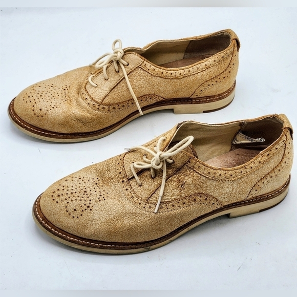 UGG CAELYN TAN SUEDE LEATHER OXFORD SHOES SIZE 7 - Picture 2 of 12